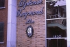 Entrée de l'usine Raymond, vers 1970 (Photo Françoise de la Harpe et Céline Champagne, Écomusée du fier monde)